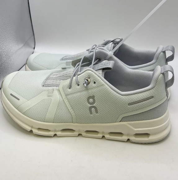 Like New On Cloud sky Running Shoes Ice/ Glacier Big Kids Size 6.5Y - Picture 3 of 6